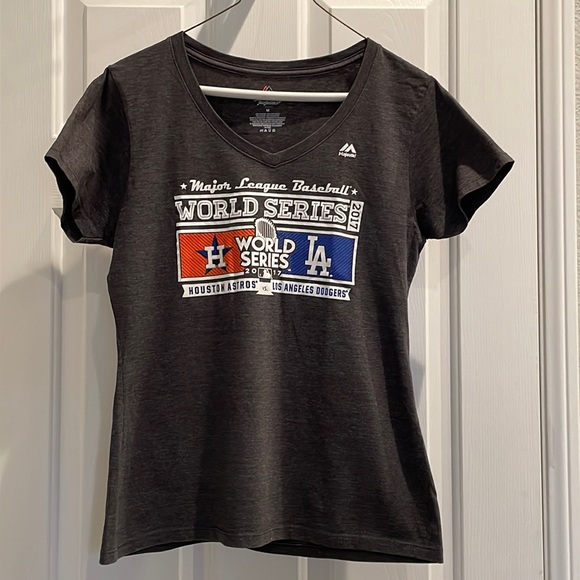 2017 World Series officially licensed women’s medium v-neck t-shirt in gray - Picture 1 of 7